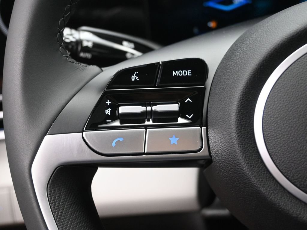 New 2025 Hyundai Elantra Limited image 14