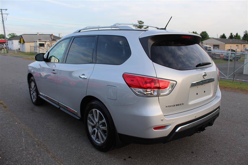 Used 2013 Nissan Pathfinder SL w/ SL Premium Pkg AWD/4WD image 5