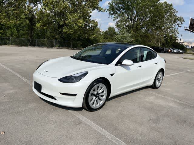 Used 2021 Tesla Model 3 Standard Range Plus RWD image 3
