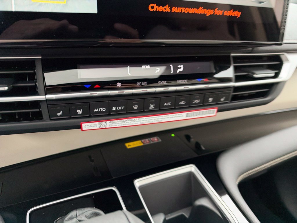New 2026 Toyota Sienna Platinum AWD/4WD image 15