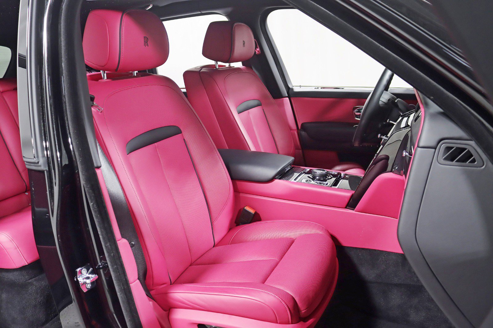 Used 2023 Rolls-Royce Cullinan Black Badge w/ Driver's Package image 36