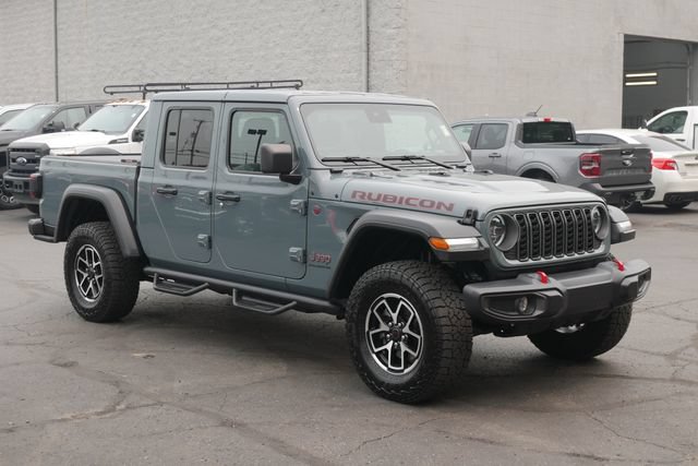 Used 2025 Jeep Gladiator Rubicon w/ Safety Group AWD/4WD image 6