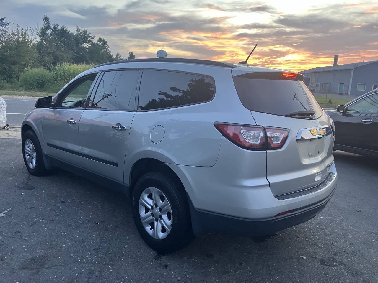 Used 2014 Chevrolet Traverse LS FWD image 9