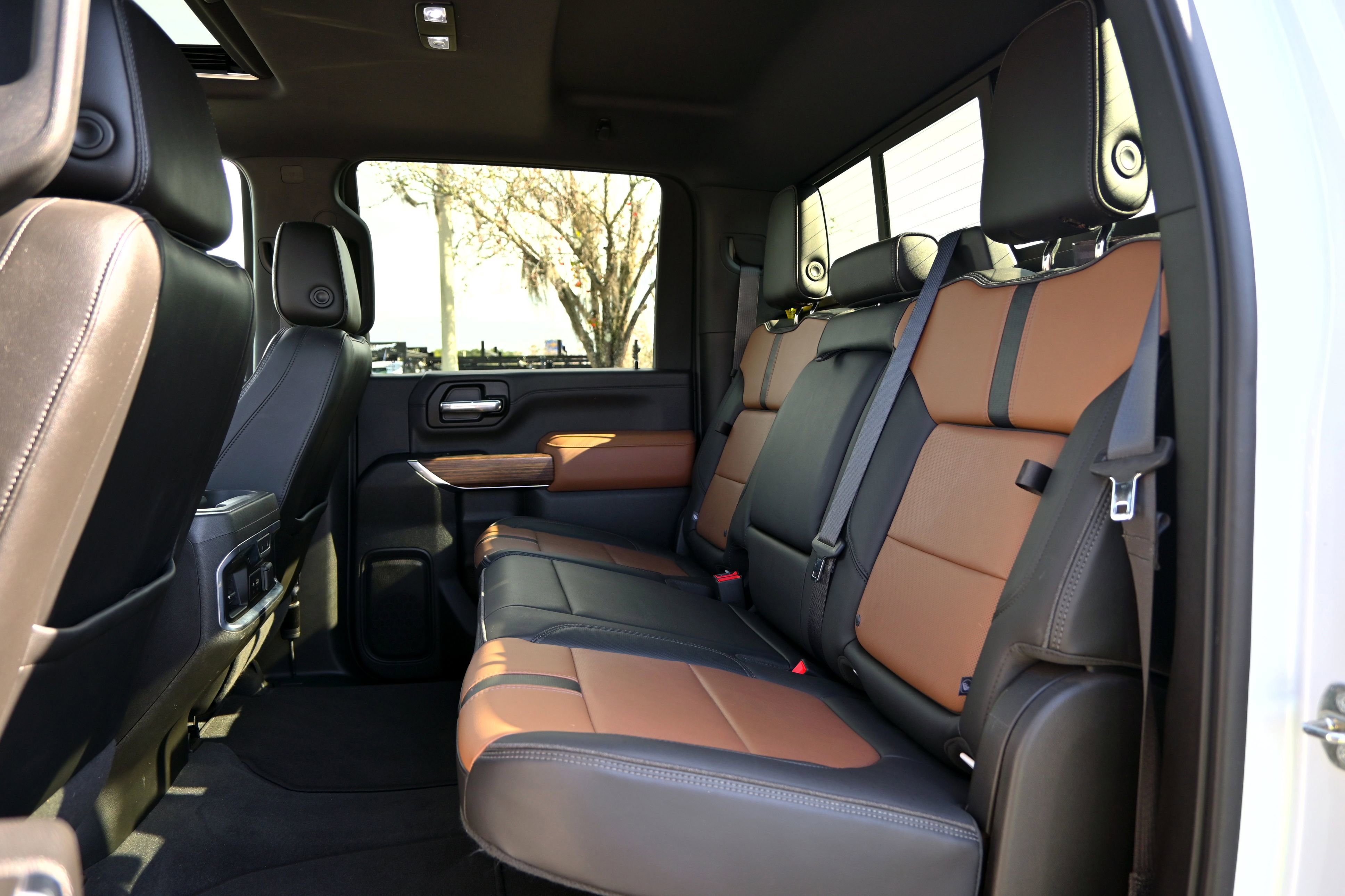 Used 2020 Chevrolet Silverado 2500 High Country image 12