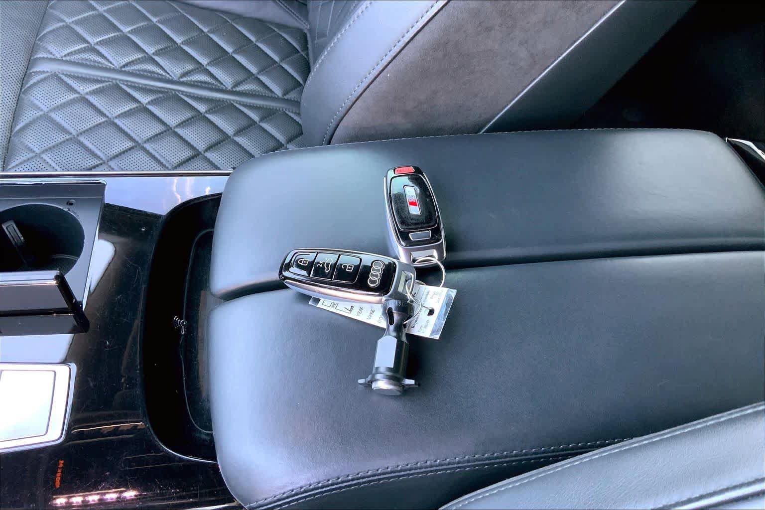 Used 2020 Audi S8 L w/ S8 Executive Package AWD/4WD image 13