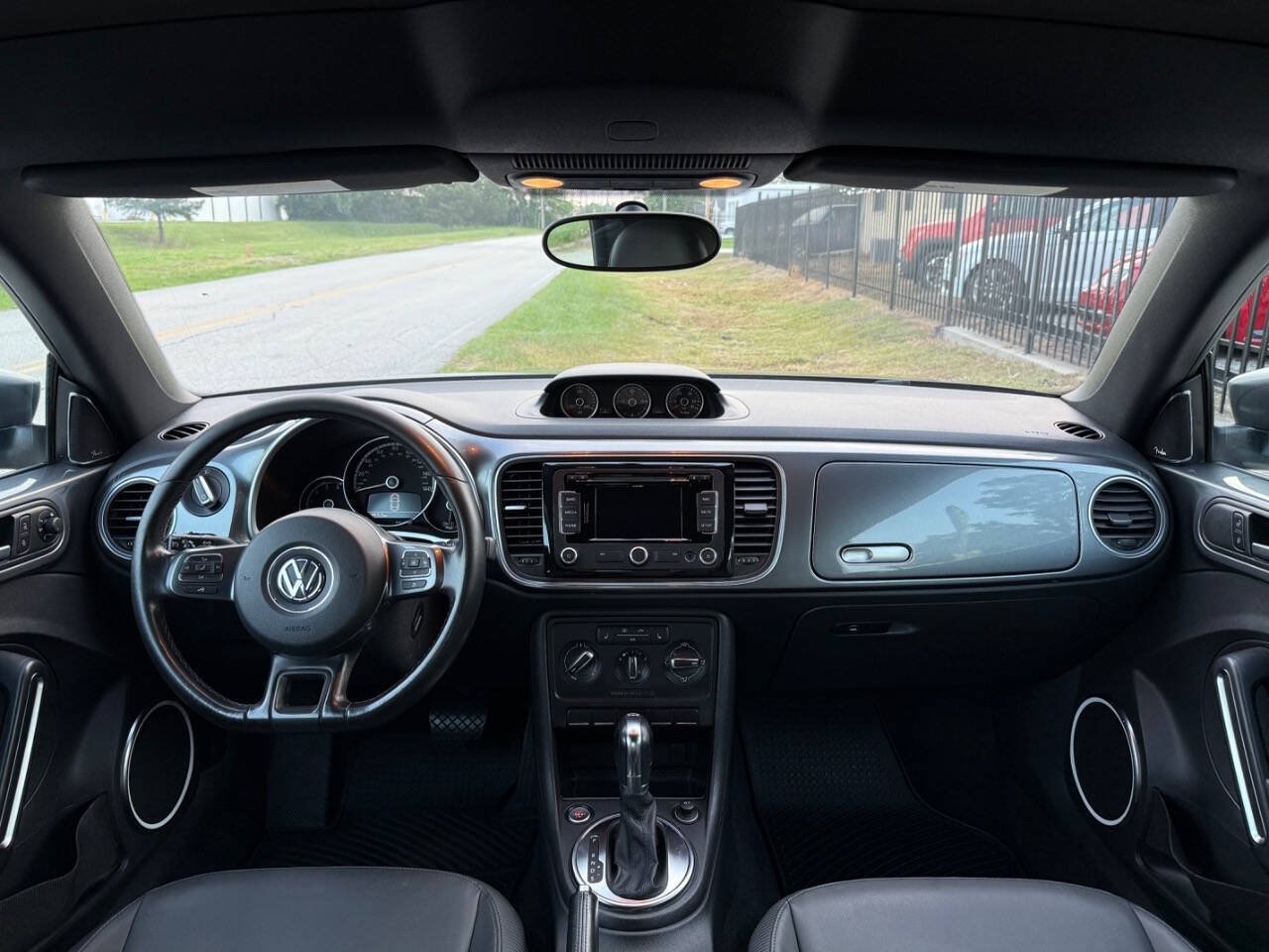 Used 2013 Volkswagen Beetle TDI FWD image 19