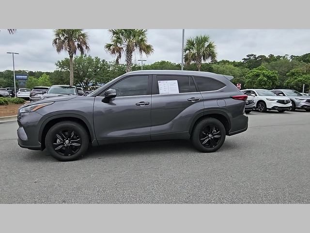 Used 2023 Toyota Highlander XLE FWD image 20