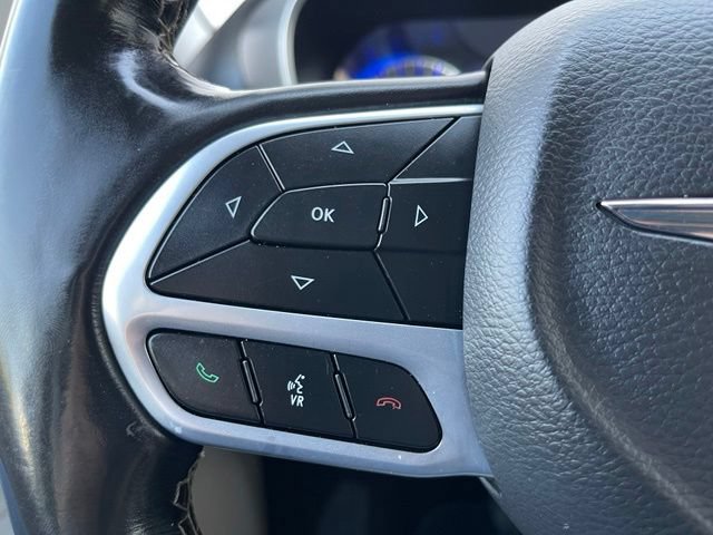 Used 2021 Chrysler Pacifica Touring-L FWD image 14
