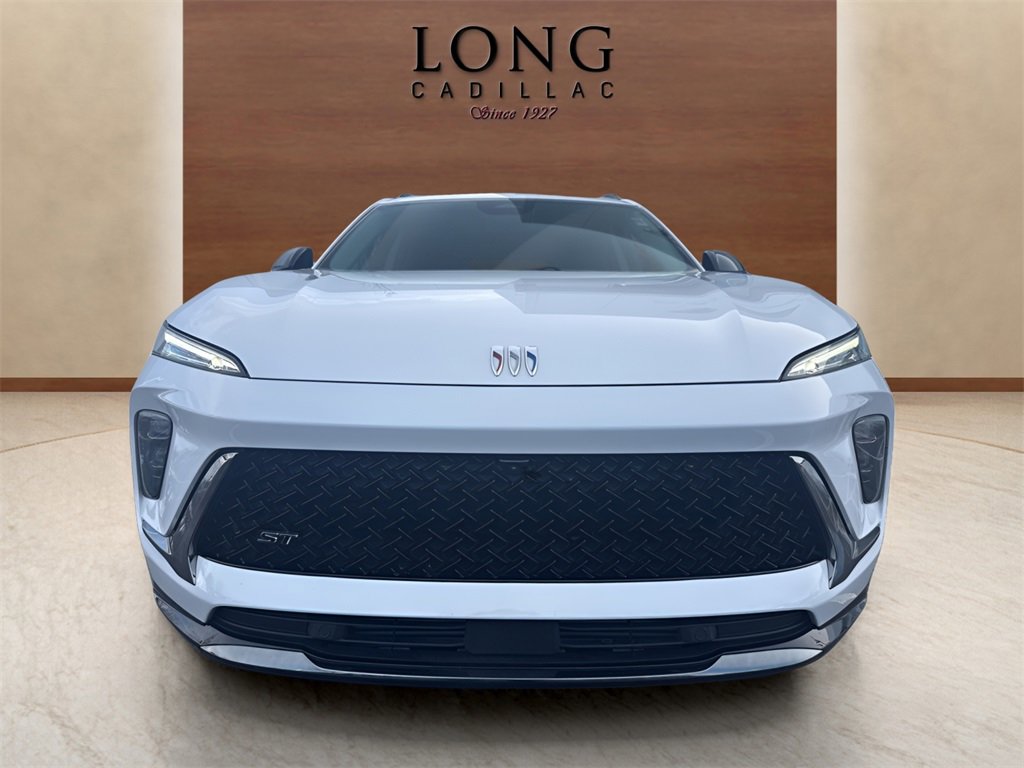 Used 2025 Buick Envision Sport Touring image 8