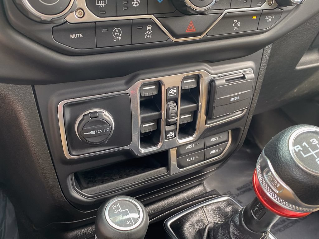 Used 2020 Jeep Wrangler Unlimited Sahara AWD/4WD image 29