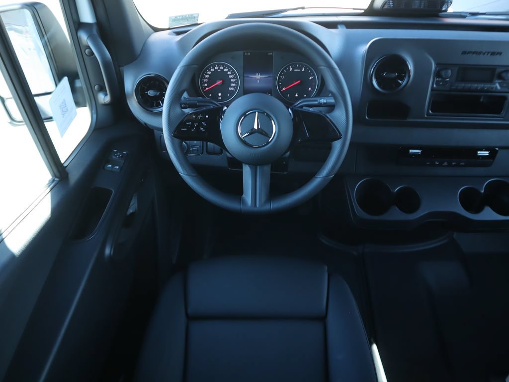 Used 2025 Mercedes-Benz Sprinter 2500 image 11