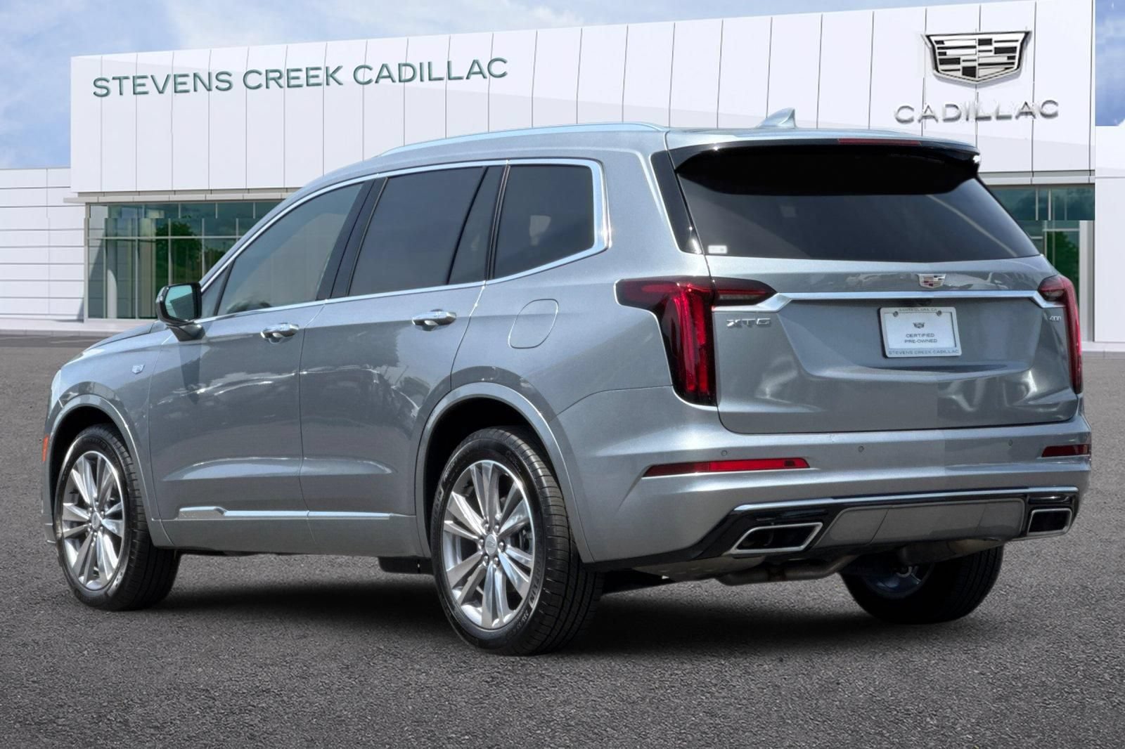 Certified 2025 Cadillac XT6 Premium Luxury FWD image 5