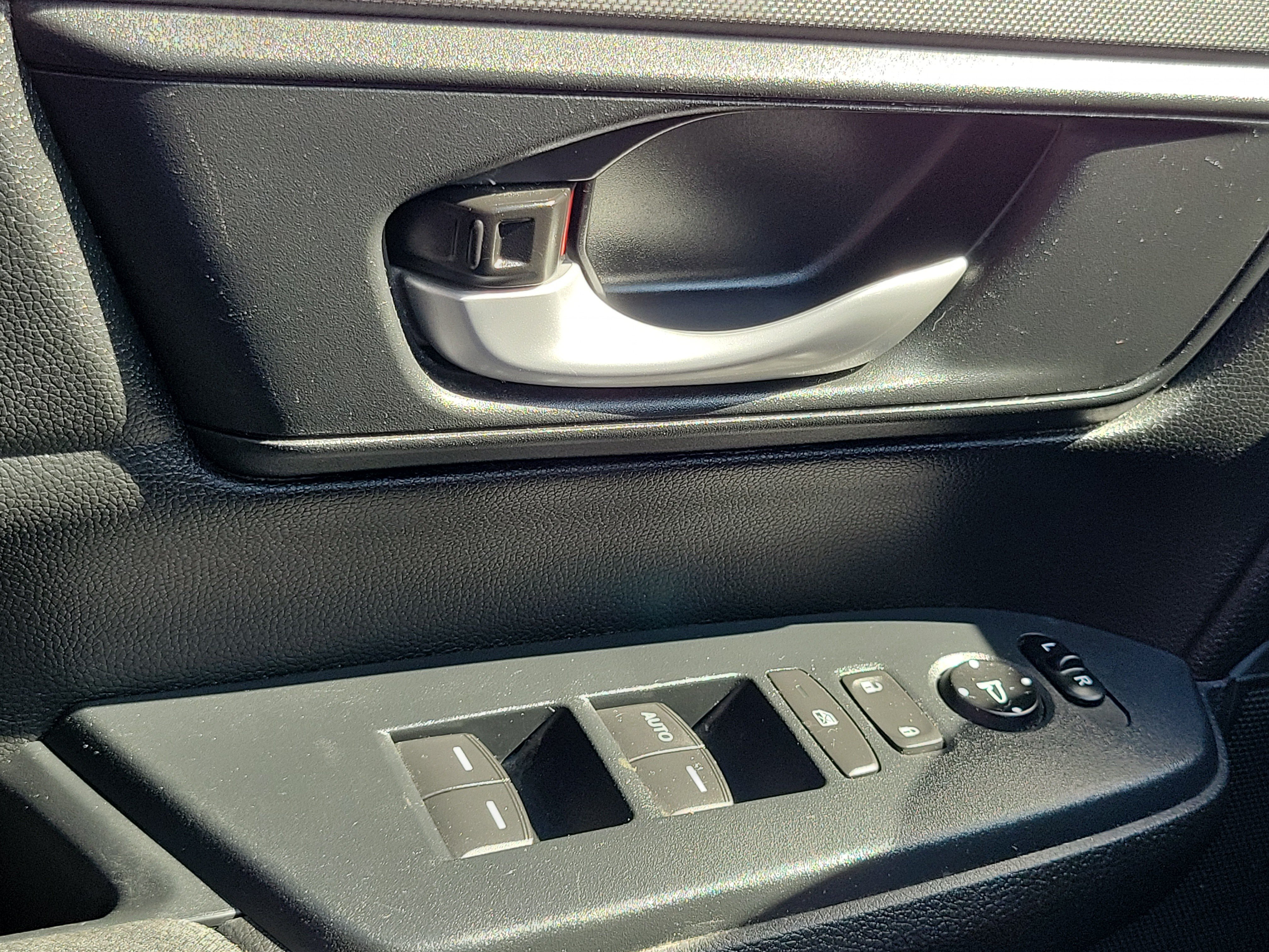 Used 2017 Honda CR-V LX image 17