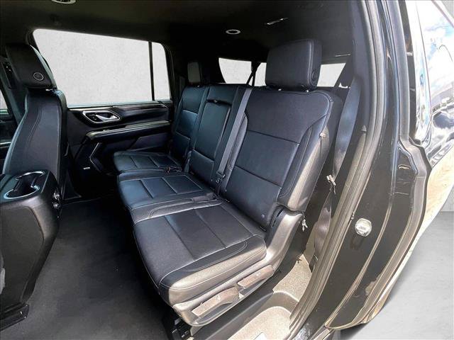 Used 2023 Chevrolet Suburban LT RWD image 27