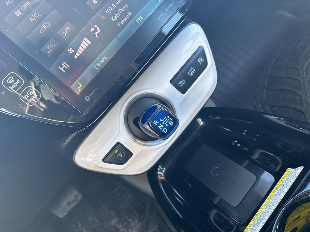 Used 2017 Toyota Prius Prime Premium image 25