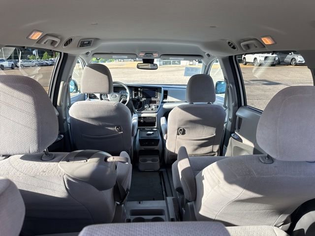 Used 2020 Toyota Sienna LE FWD image 10