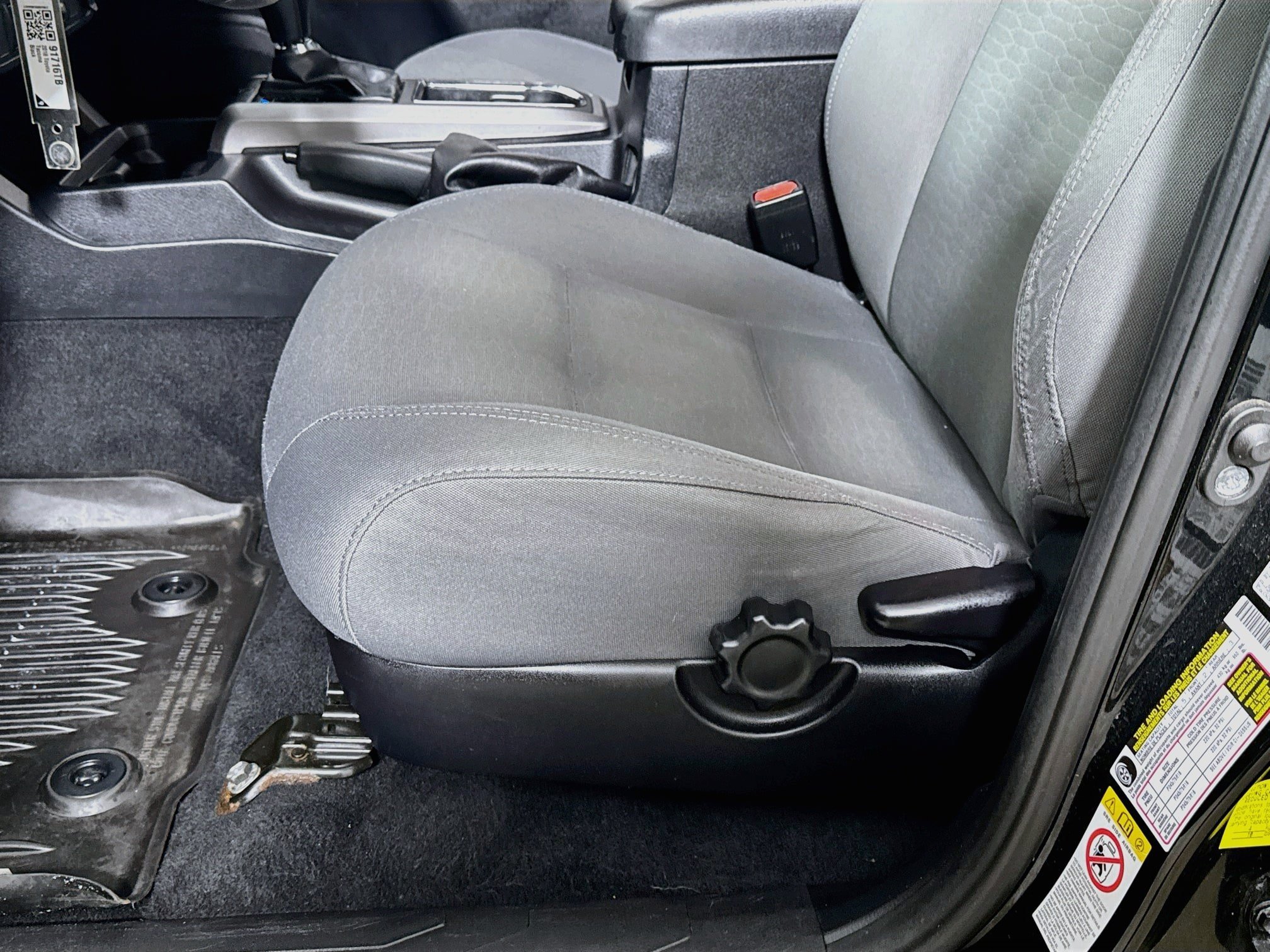 Used 2018 Toyota Tacoma SR5 AWD/4WD image 20