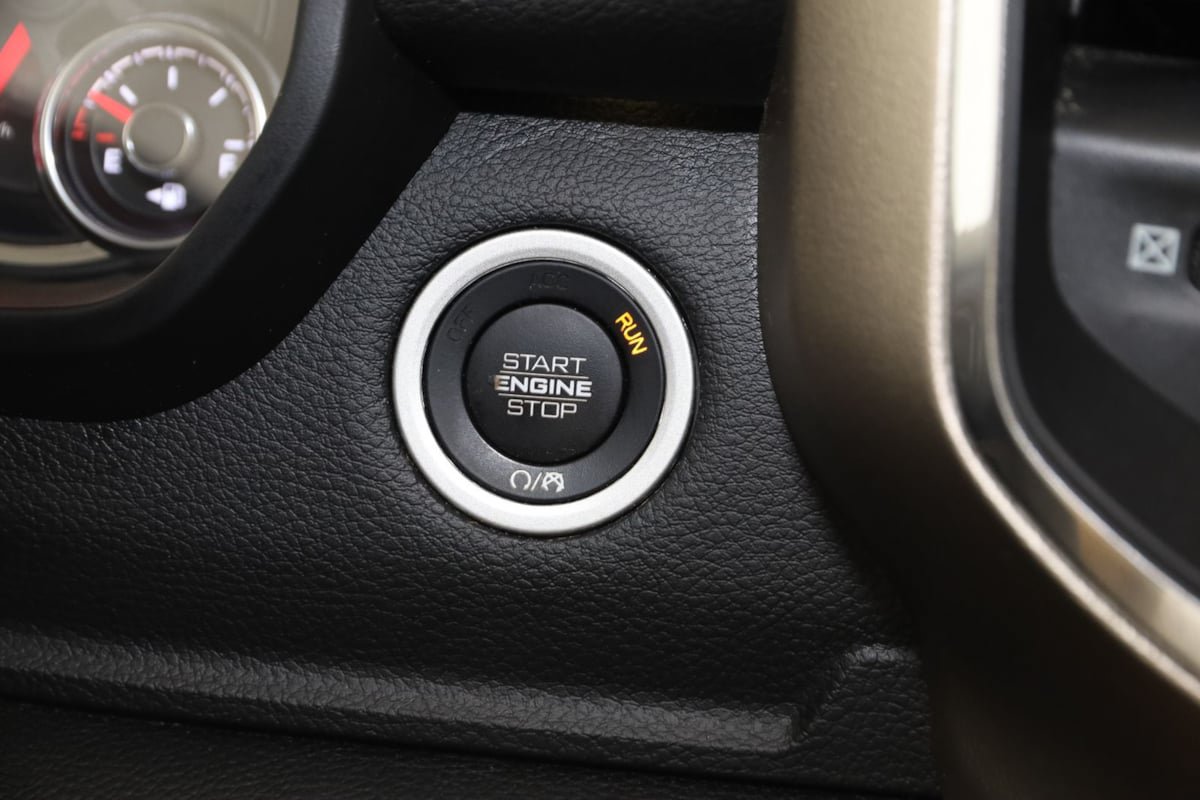 Used 2020 RAM 1500 Laramie AWD/4WD image 32