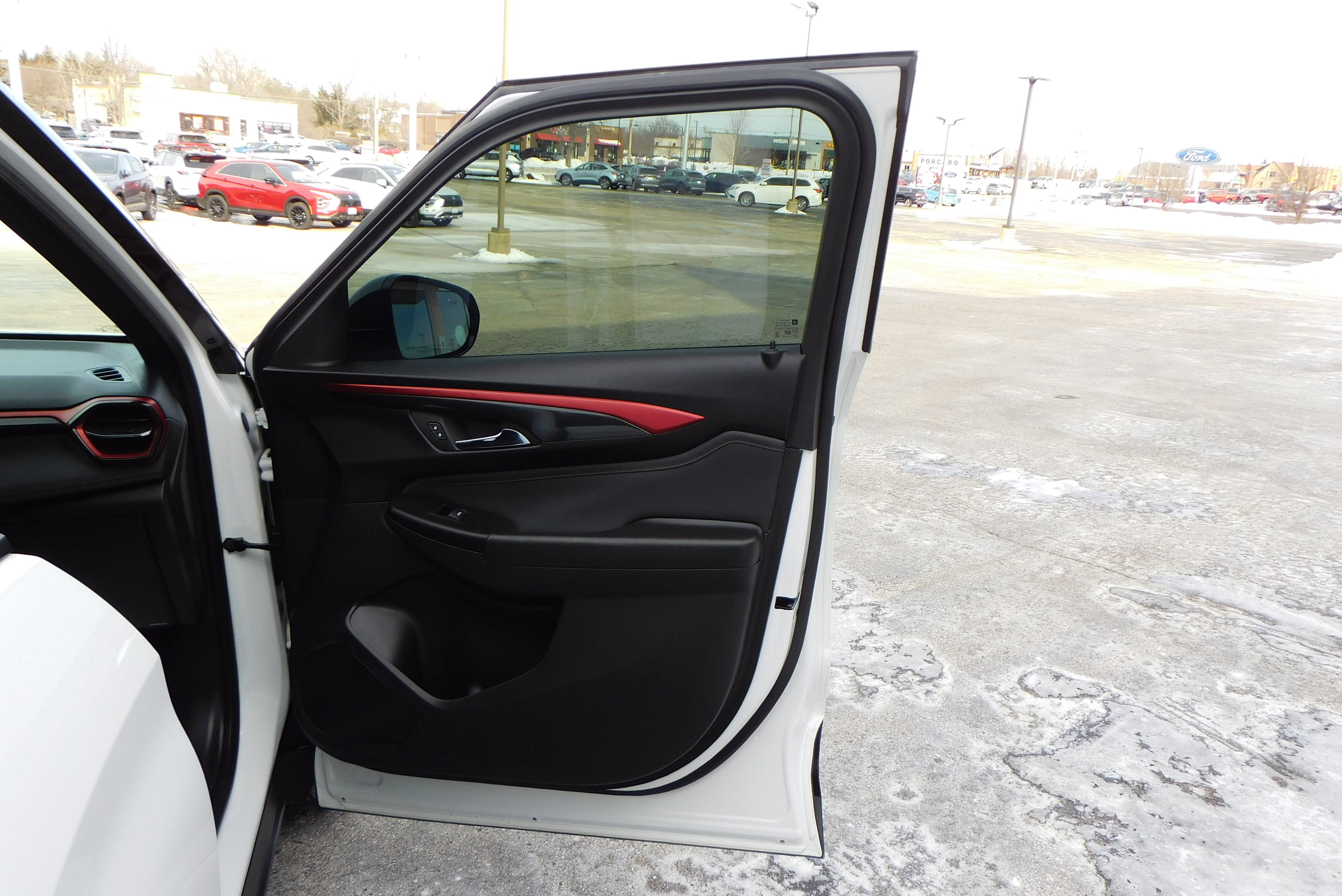 Used 2024 Chevrolet TrailBlazer RS w/ Convenience Package image 31