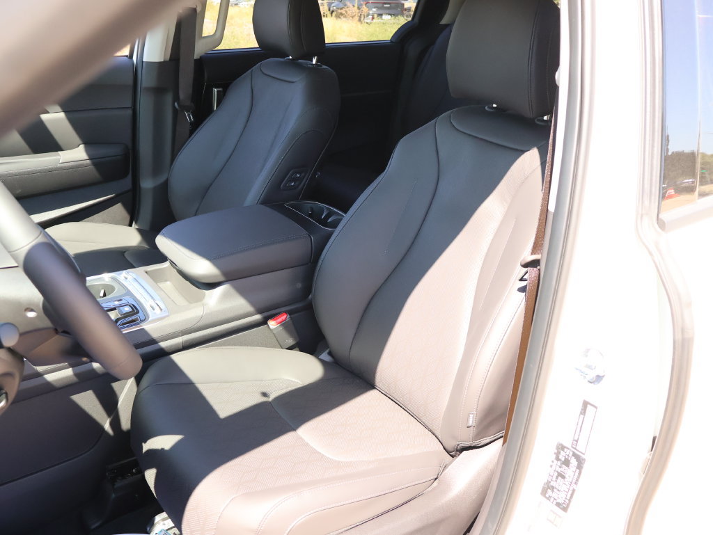 New 2027 Kia Carnival SX w/ Dark Edition Package FWD image 26