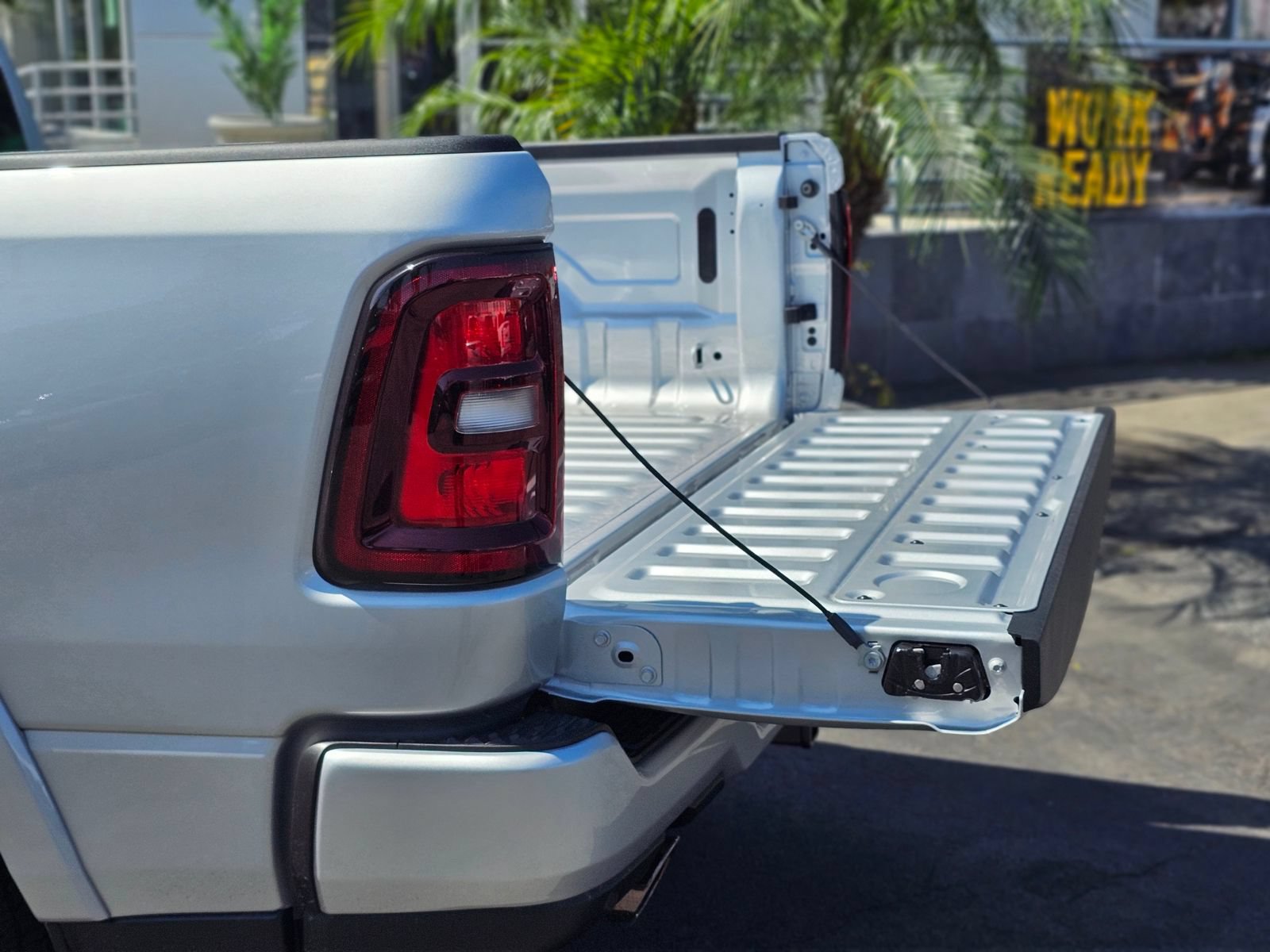 New 2026 RAM 1500 Big Horn w/ Night Edition AWD/4WD image 8