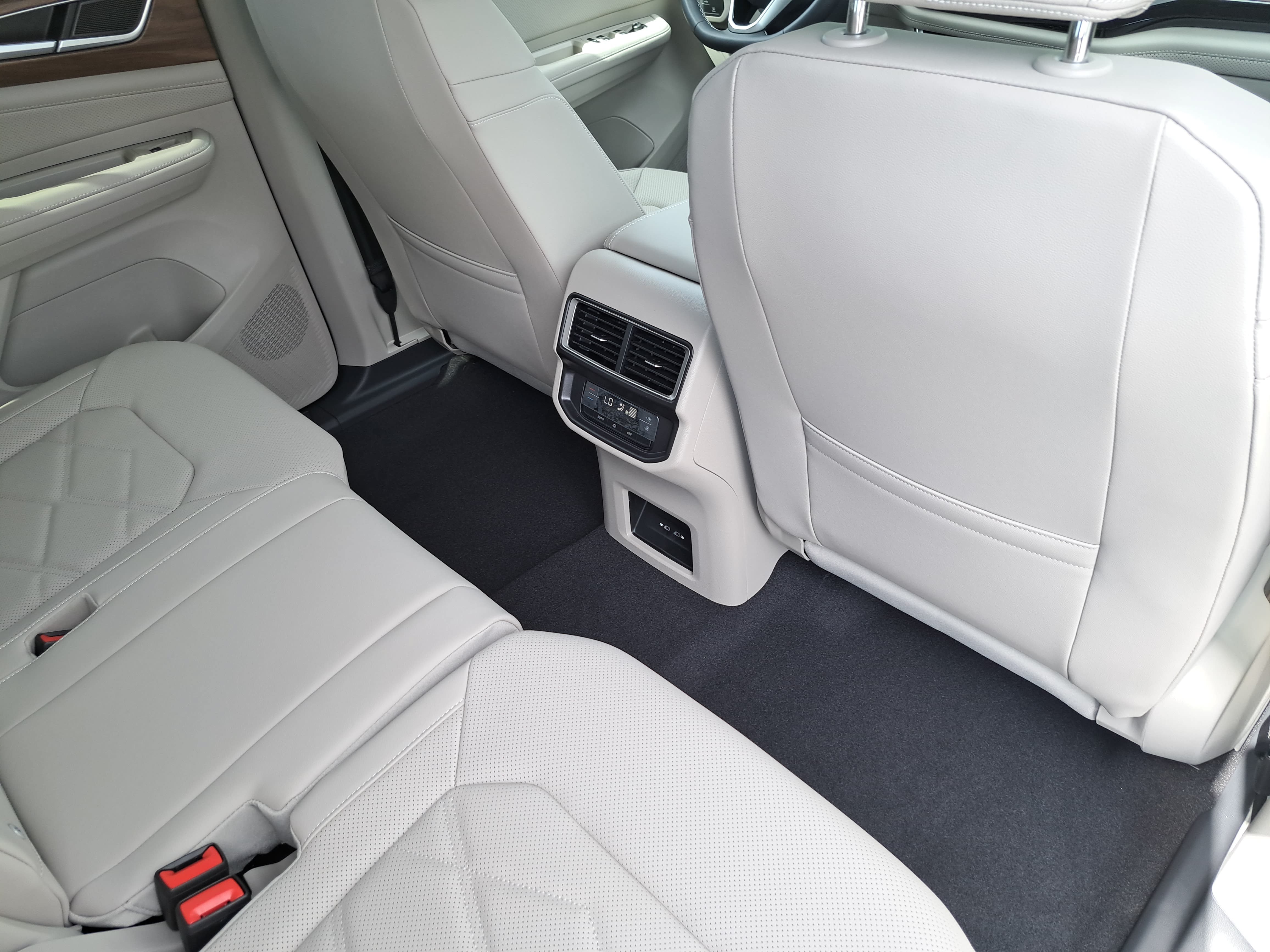 New 2026 Volkswagen Atlas SE AWD/4WD image 11