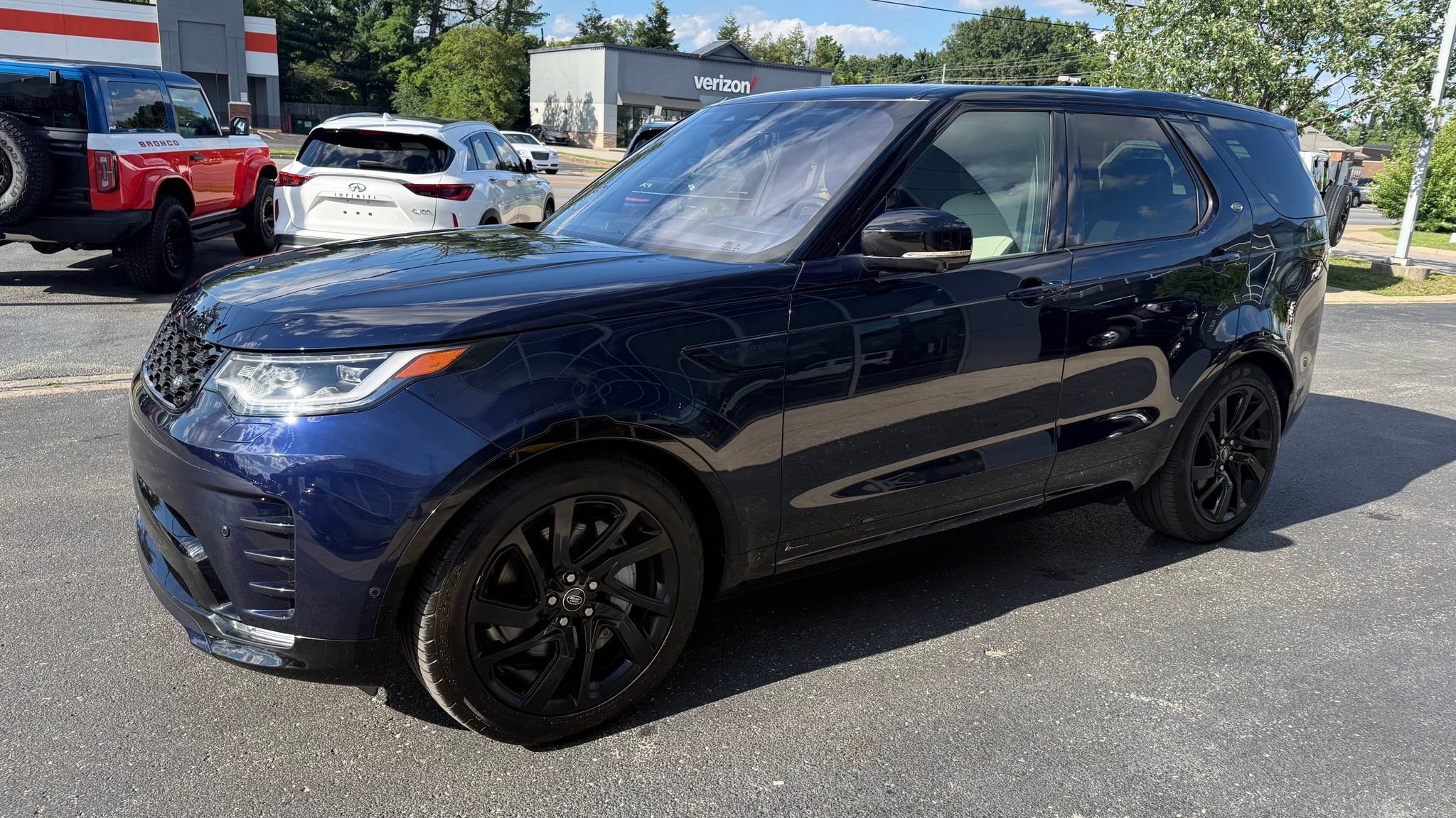 Used 2021 Land Rover Discovery S R-Dynamic AWD/4WD image 8