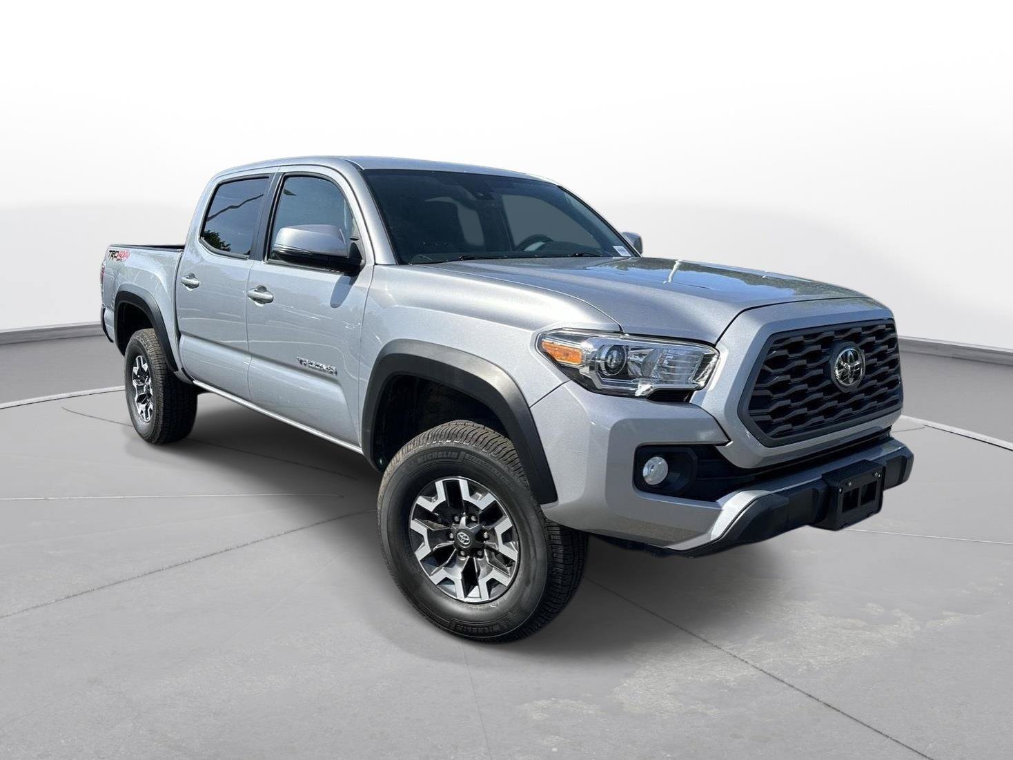 Used 2020 Toyota Tacoma TRD Off-Road w/ Technology Package AWD/4WD image 4