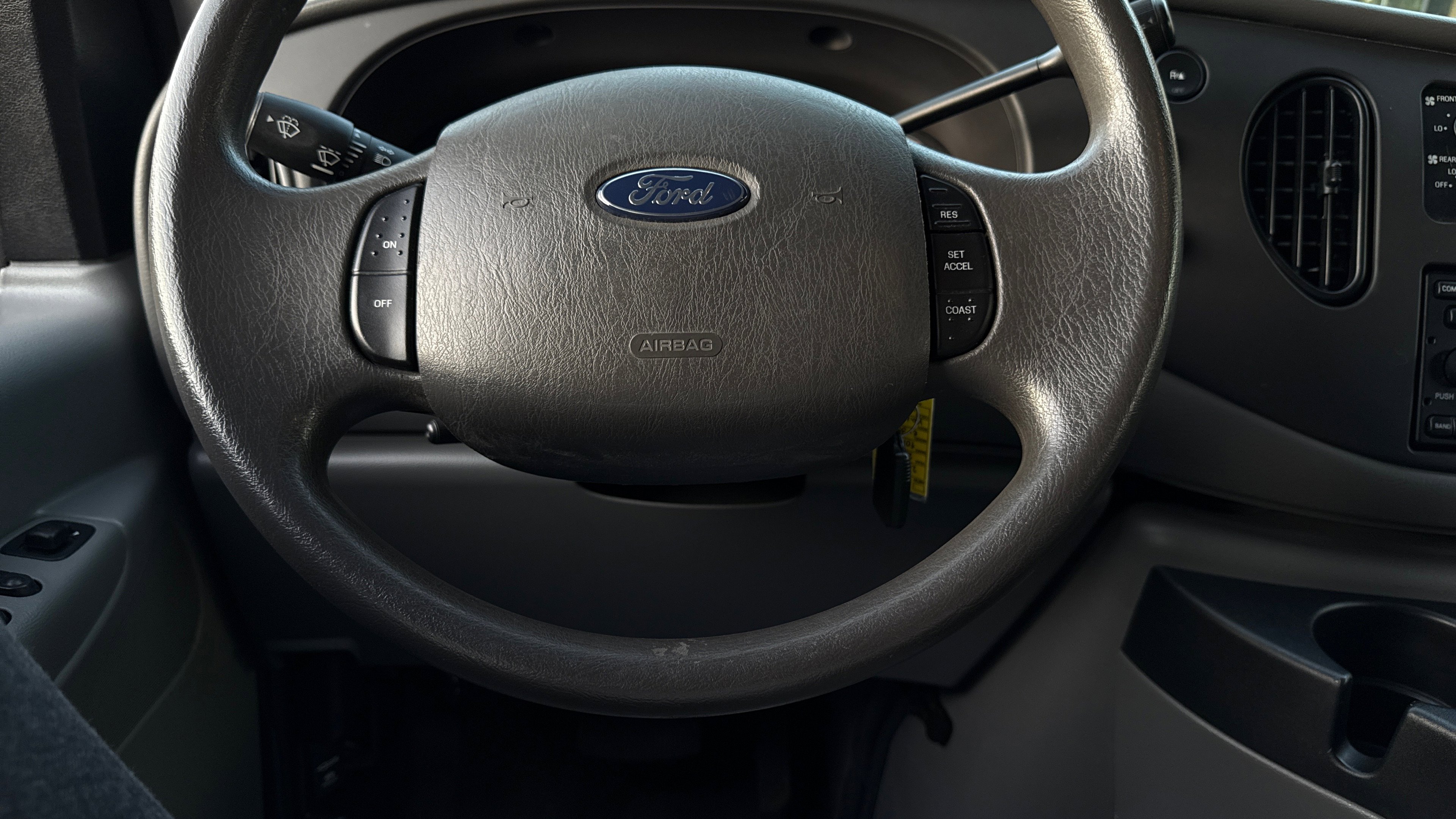 Used 2008 Ford E-350 and Econoline 350 XLT image 14