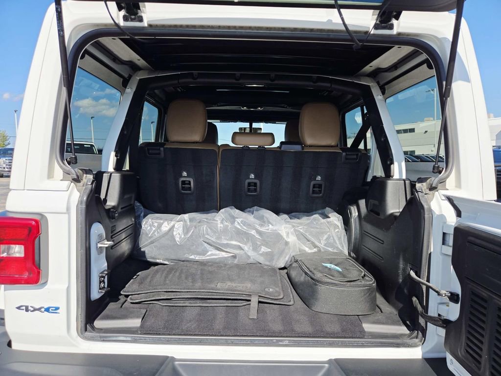 Used 2021 Jeep Wrangler Unlimited Rubicon 4xe w/ Steel Bumper Group image 17