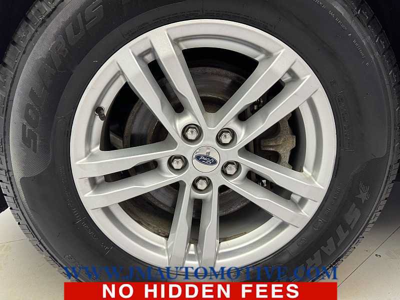 Used 2020 Ford Explorer XLT w/ Equipment Group 202A AWD/4WD image 9