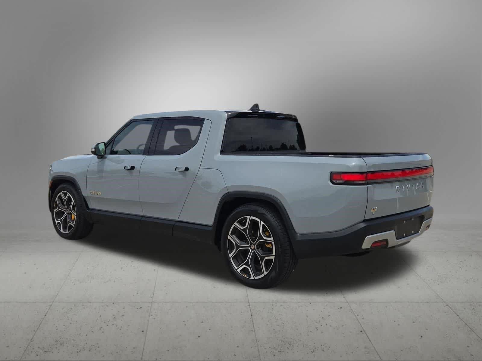 Used 2022 Rivian R1T Adventure AWD/4WD image 4
