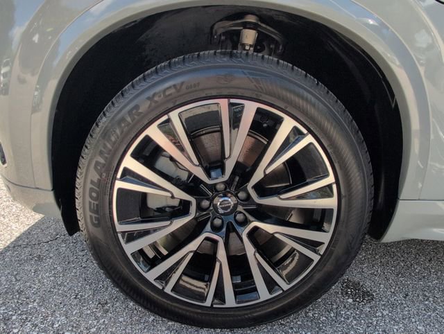 Certified 2025 Volvo XC90 T8 Core w/ Protection Package image 18