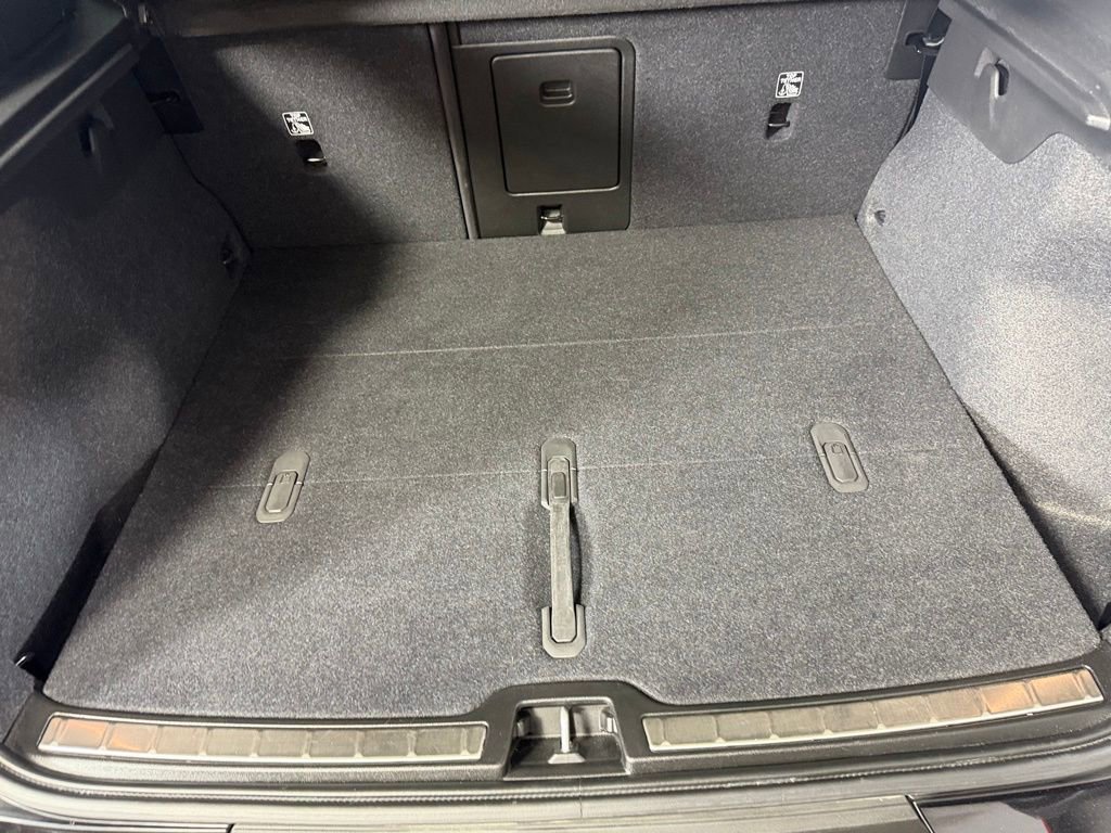 Used 2023 Volvo C40 P8 Recharge Ultimate image 33