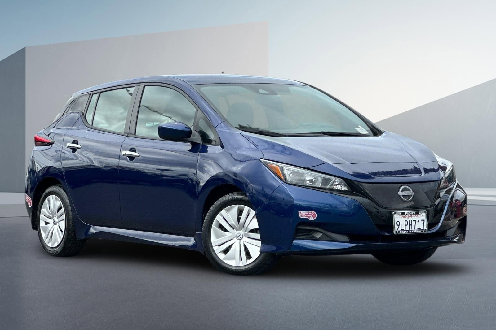 Certified 2024 Nissan Leaf S image 2