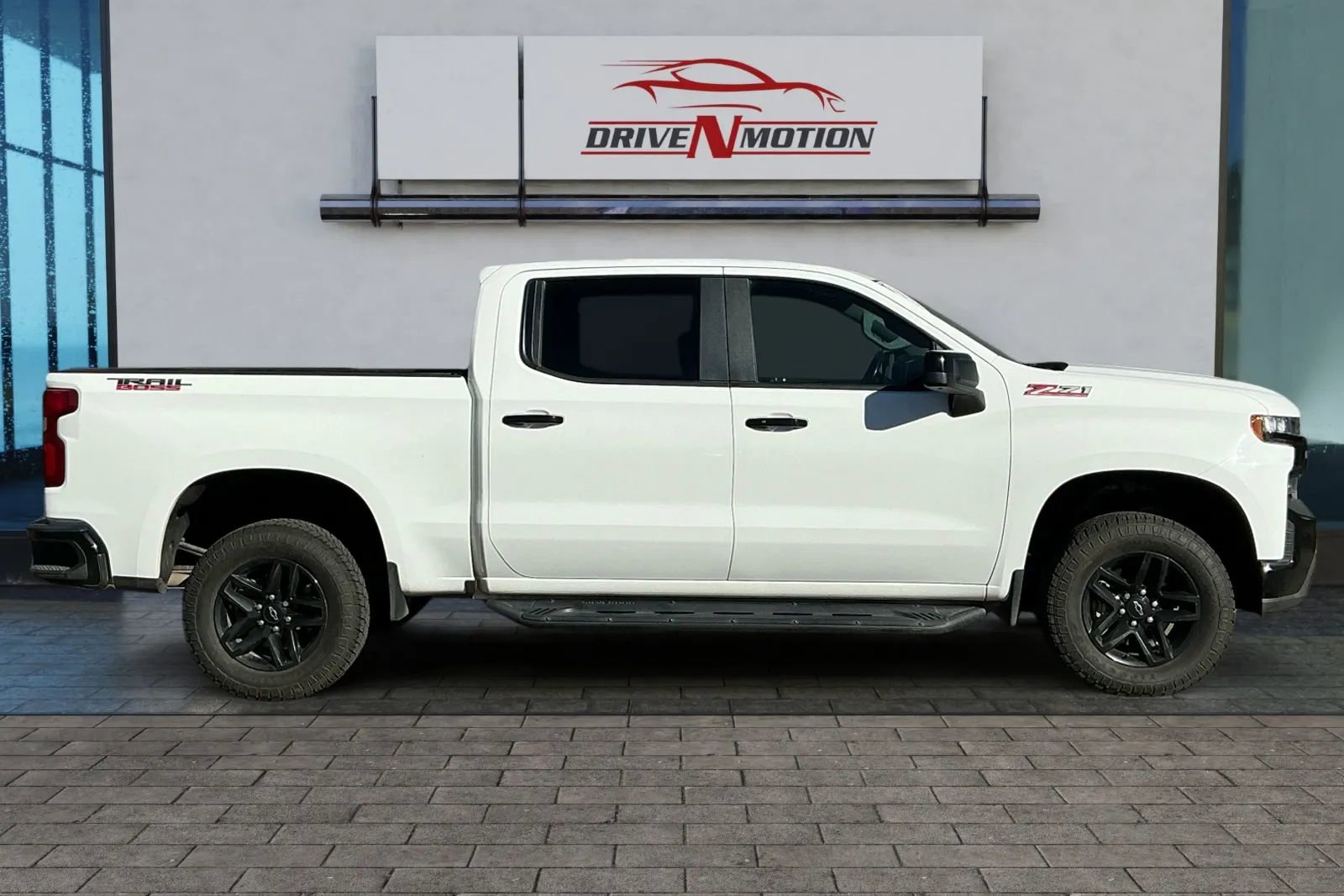 Used 2020 Chevrolet Silverado 1500 LT Trail Boss image 3