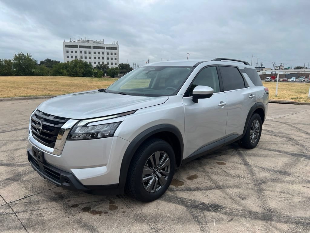 Used 2024 Nissan Pathfinder SV
