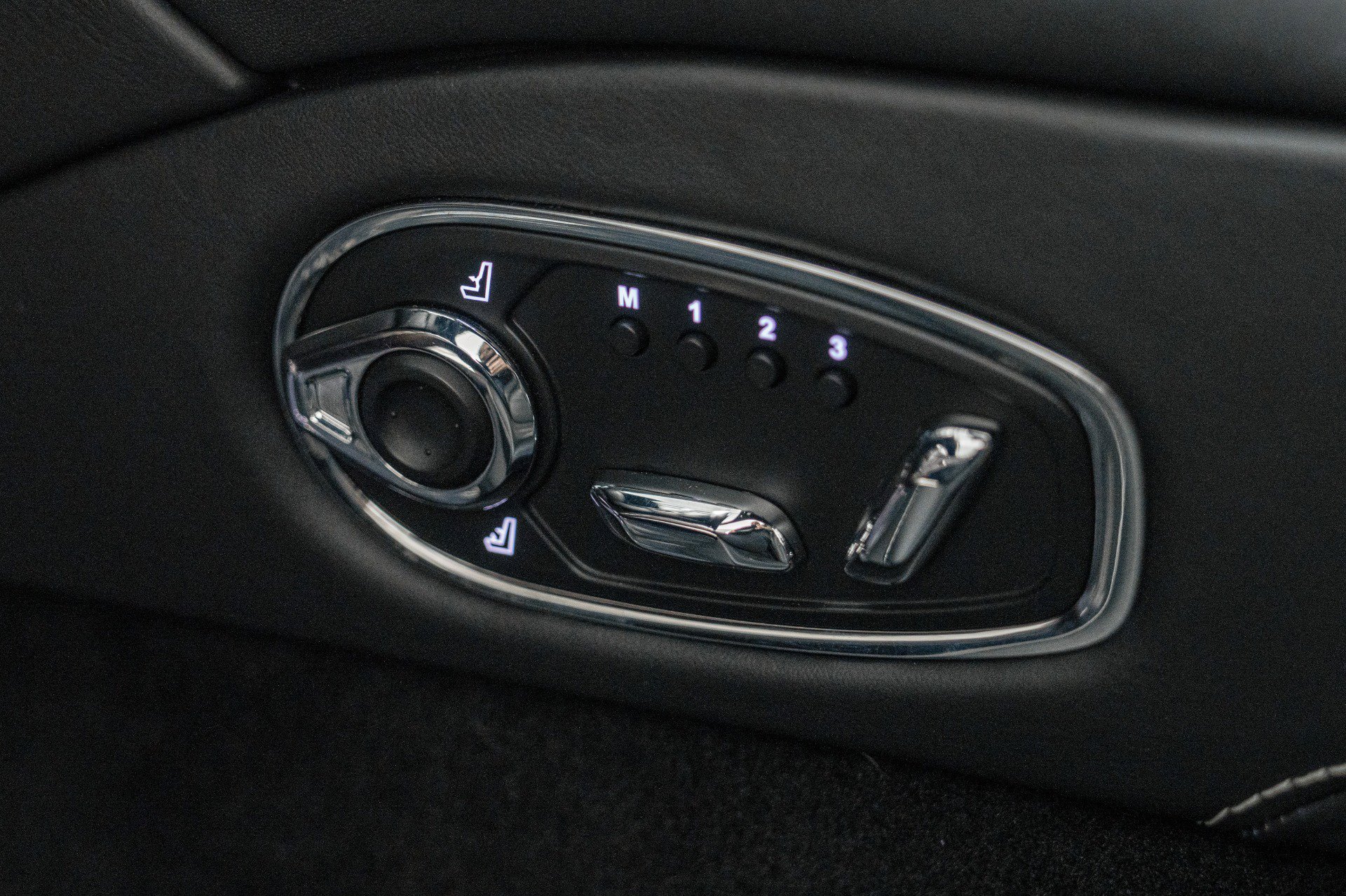 Used 2019 Aston Martin DBS Superleggera image 26