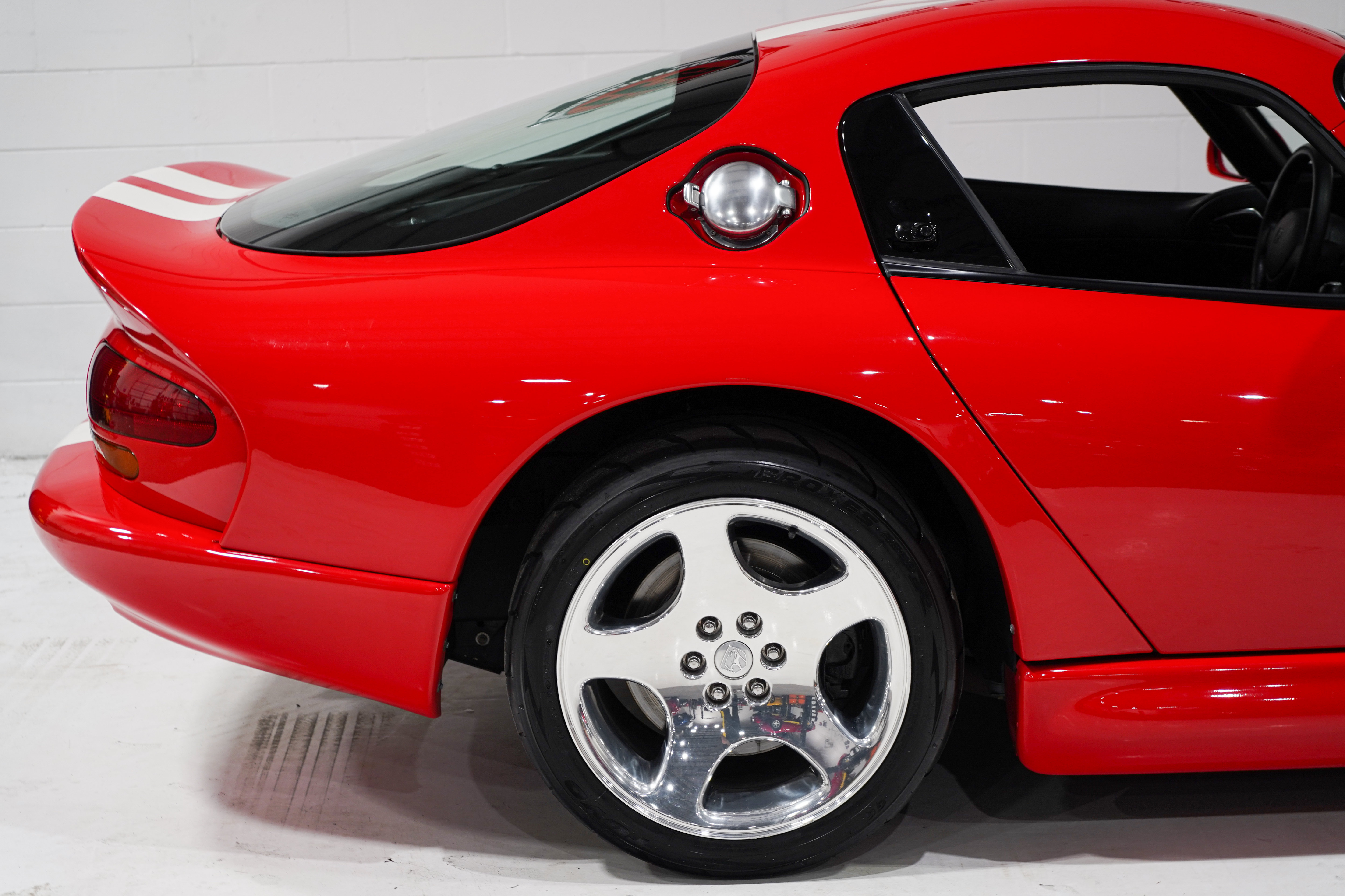 Used 2002 Dodge Viper GTS RWD image 22