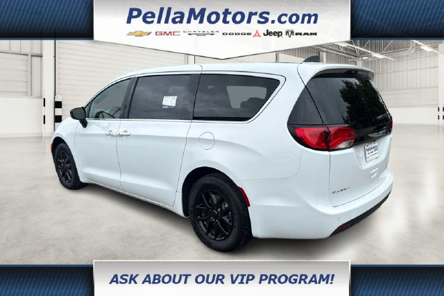 New 2027 Chrysler Pacifica LX FWD image 5