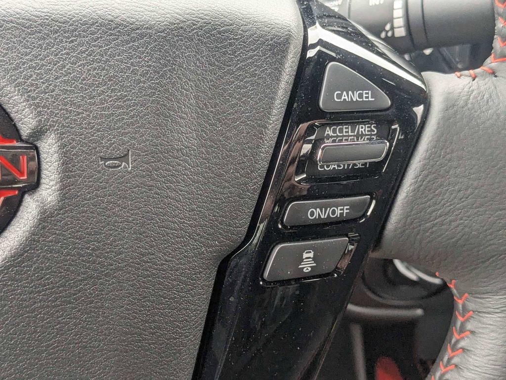 Used 2025 Nissan Frontier PRO-4X w/ Interior Protection Package image 30