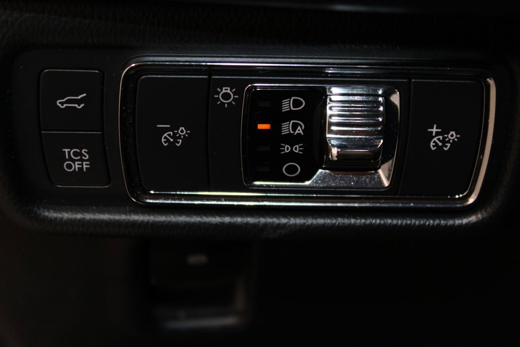 Used 2022 Lincoln Nautilus Reserve FWD image 21