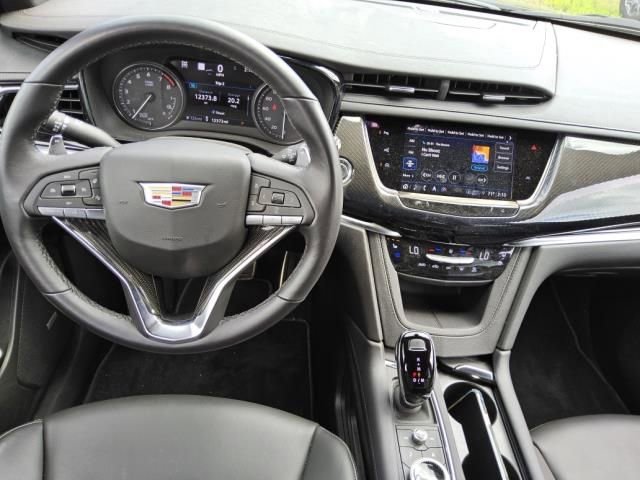 Used 2025 Cadillac XT6 Sport w/ Technology Package AWD/4WD image 3