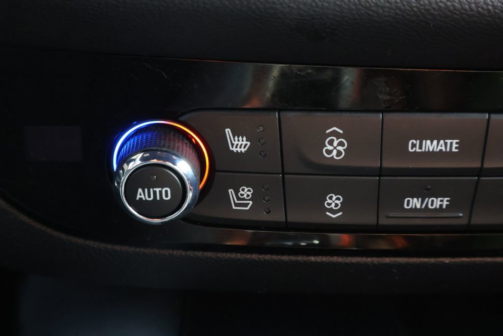 Used 2024 Buick Enclave Premium image 19