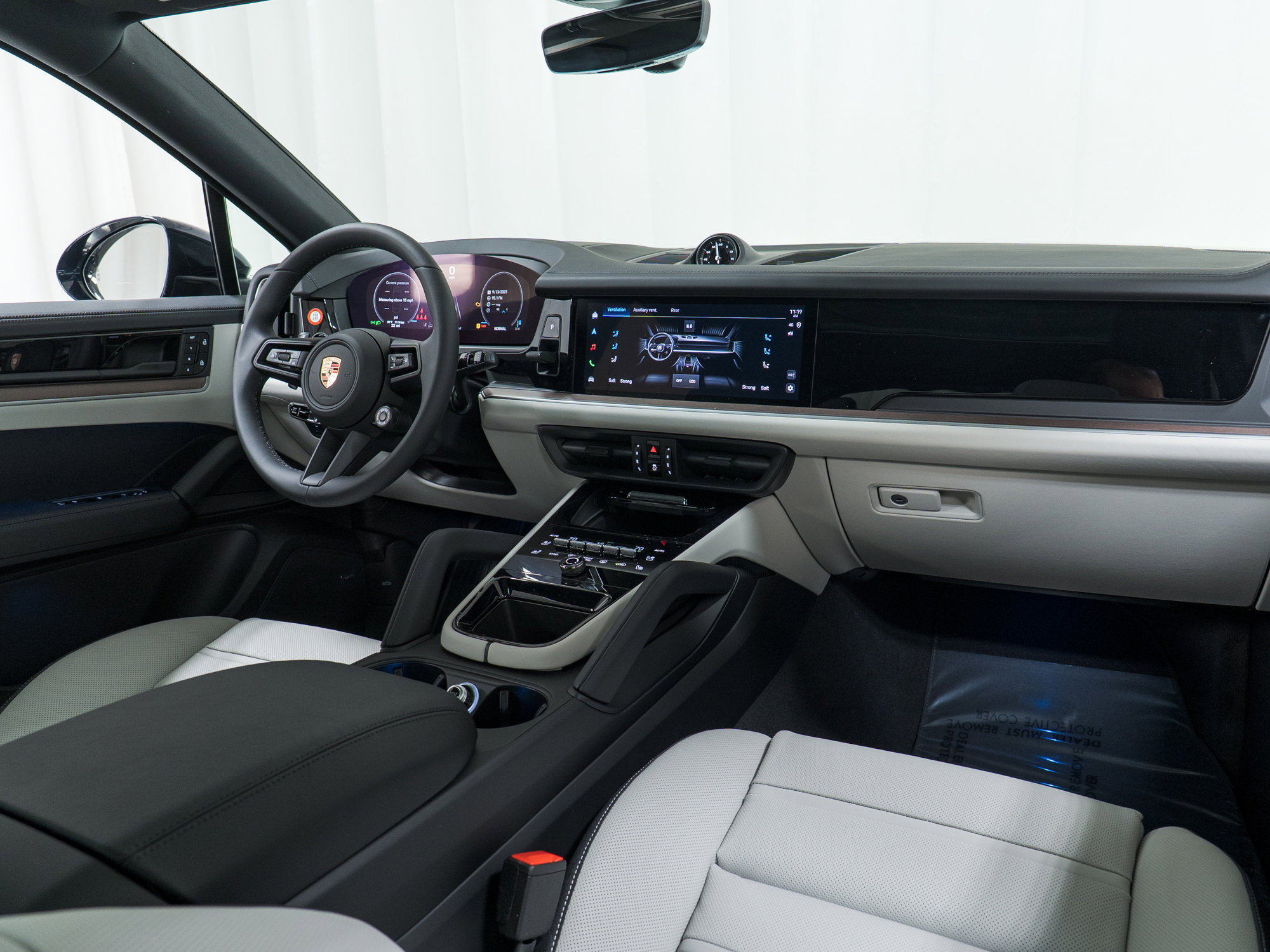 New 2026 Porsche Cayenne Coupe image 17