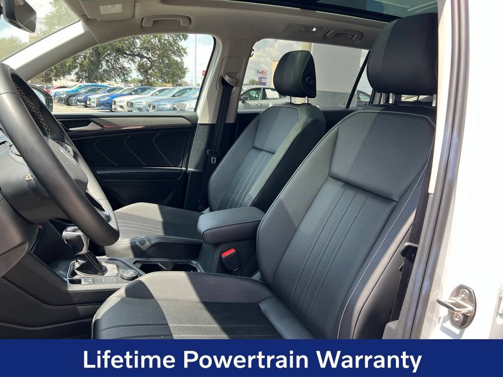 Used 2024 Volkswagen Tiguan SE w/ Panoramic Sunroof Package AWD/4WD image 14
