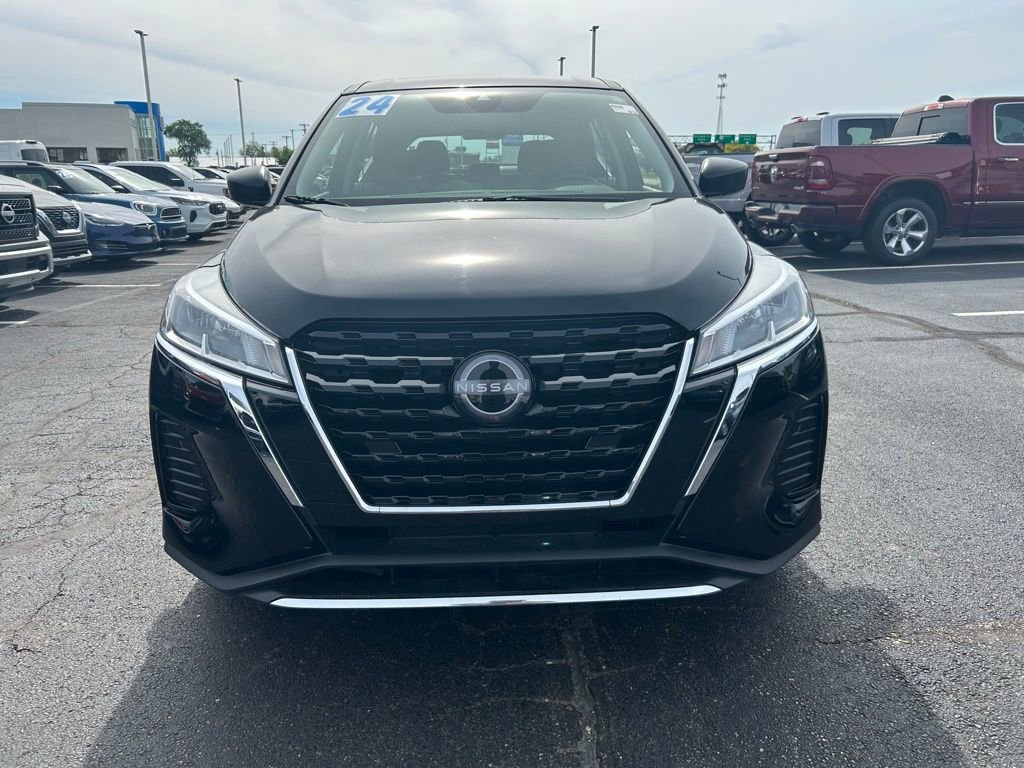 Used 2024 Nissan Kicks S FWD image 3