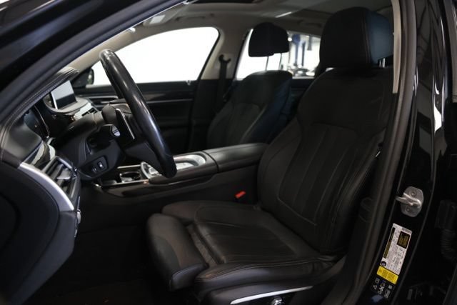 Used 2017 BMW 740i xDrive AWD/4WD image 17