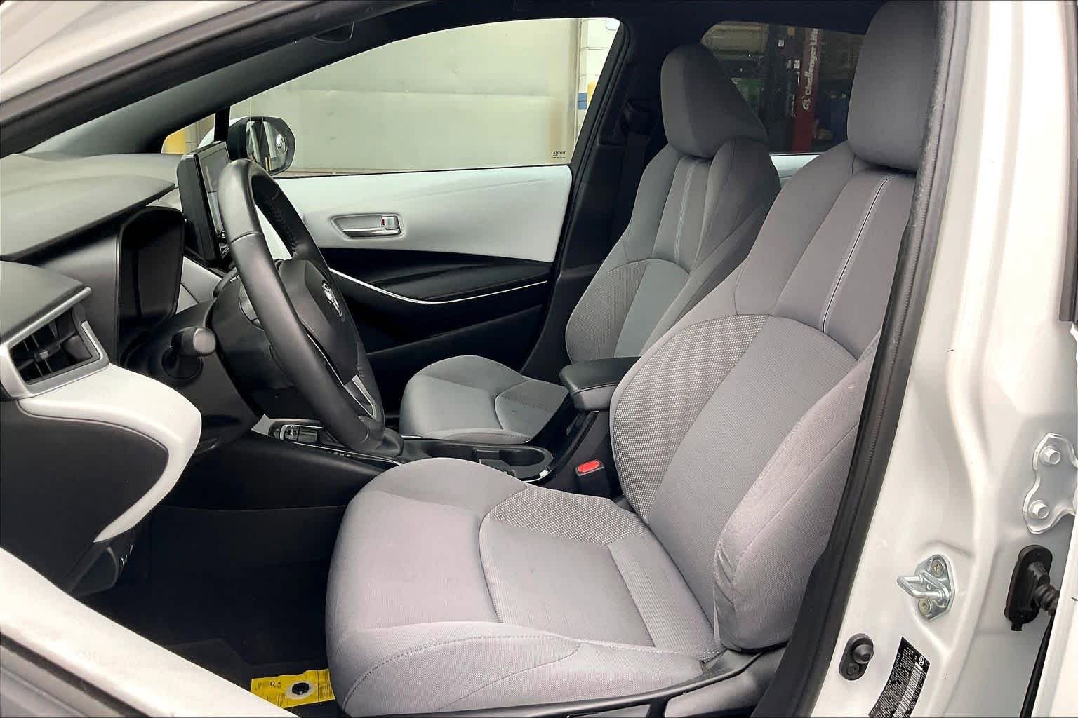 Used 2024 Toyota Corolla SE FWD image 8