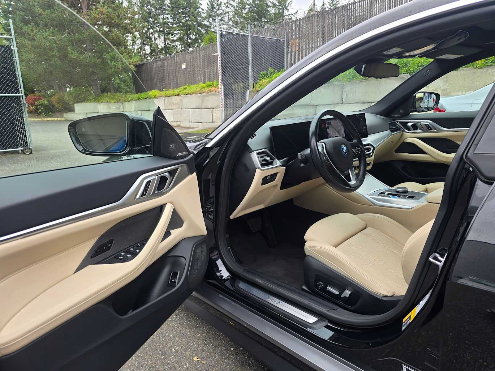 Used 2023 BMW i4 eDrive40 RWD image 19